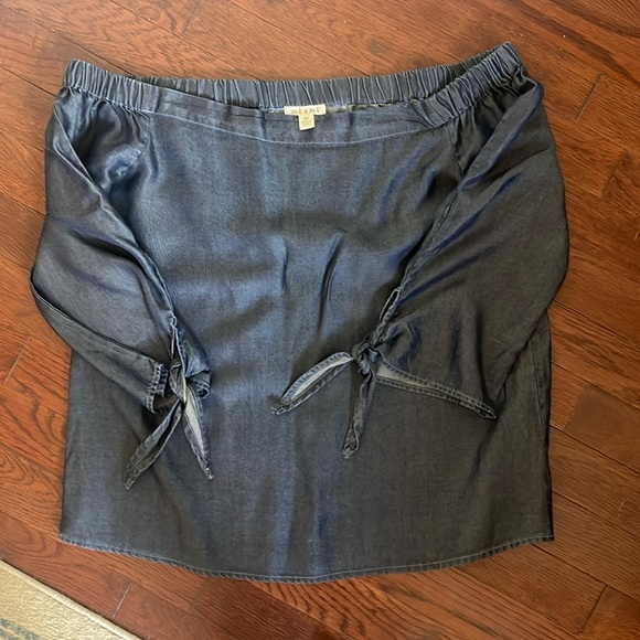 Chambray off the shoulder top - Picture 1 of 3